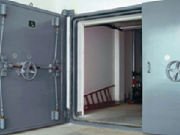 降落式双扇防护密闭门